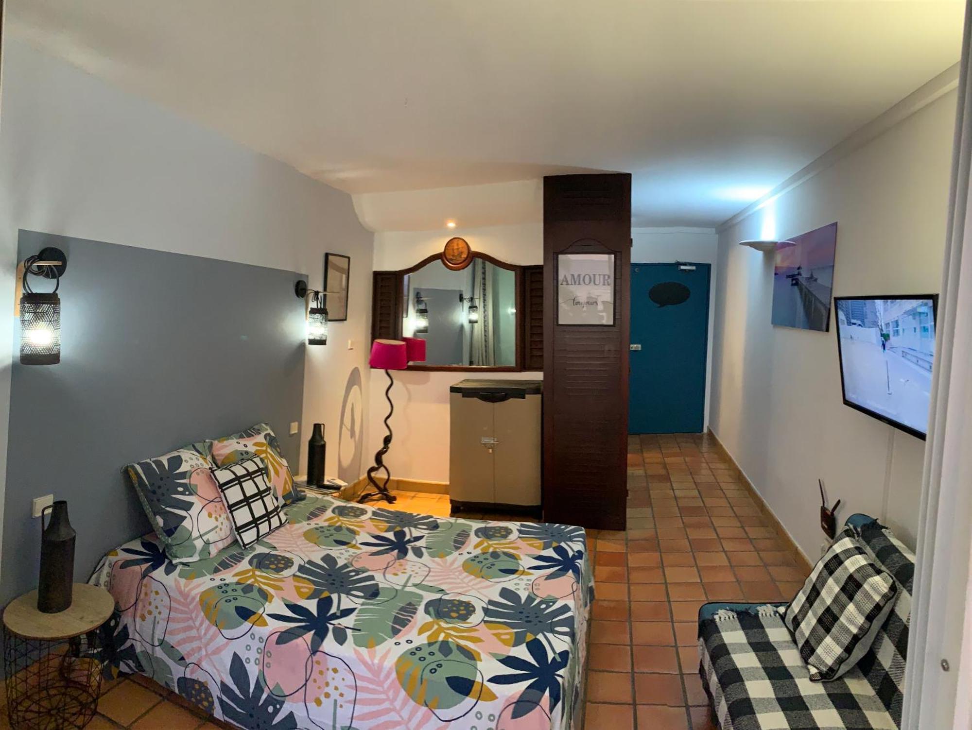 La Fraiche Rose Apartment ลา ทรินิเต ภายนอก รูปภาพ